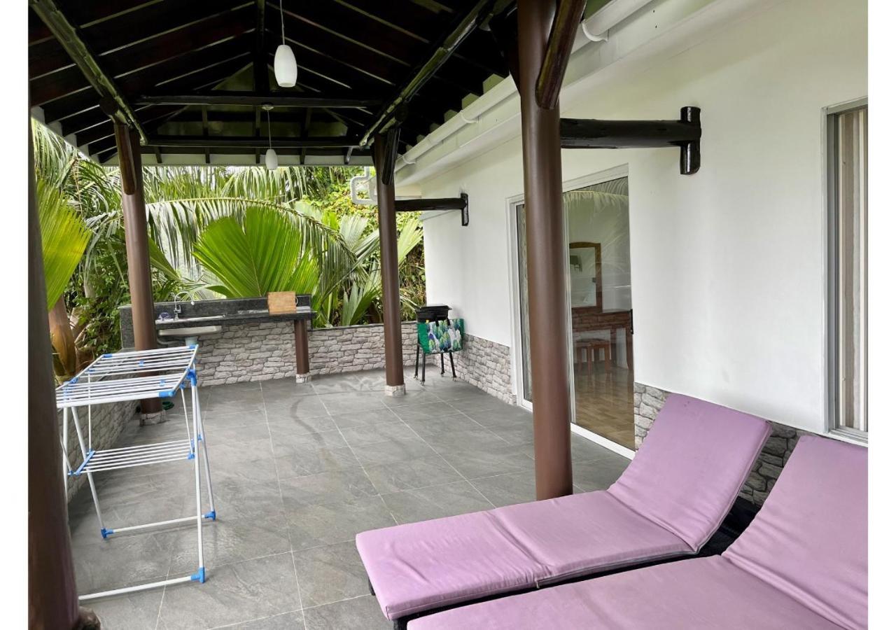 Holiday Villa *